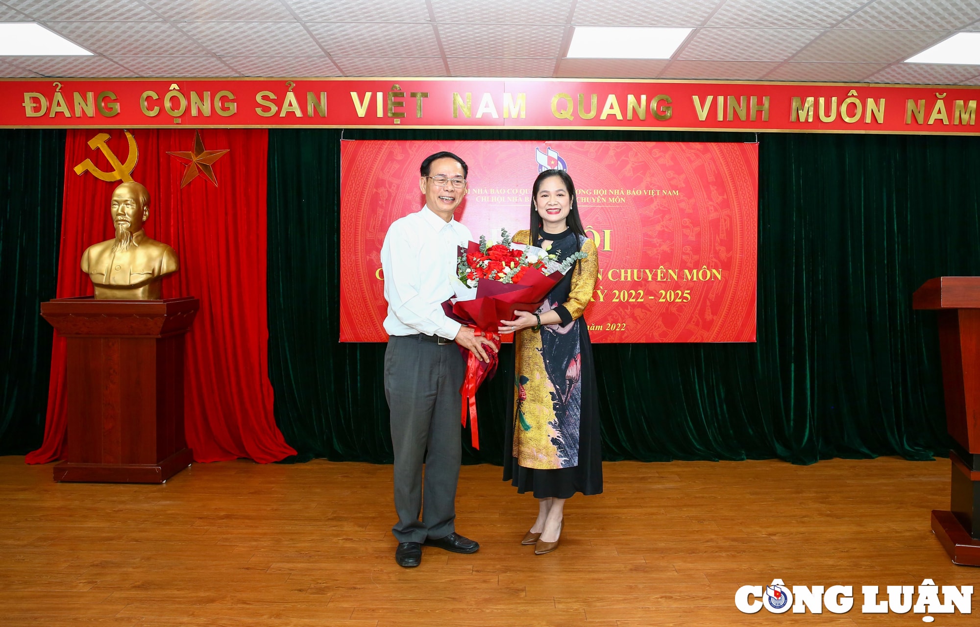 no luc phan dau tiep tuc doi moi nang cao ky cuong nang luc hoan thanh tot nhiem vu hinh 5