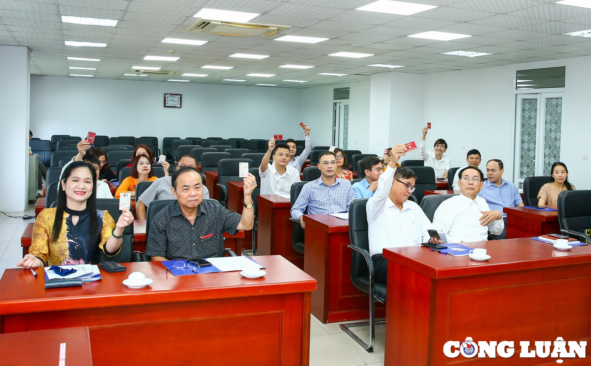 no luc phan dau tiep tuc doi moi nang cao ky cuong nang luc hoan thanh tot nhiem vu hinh 3