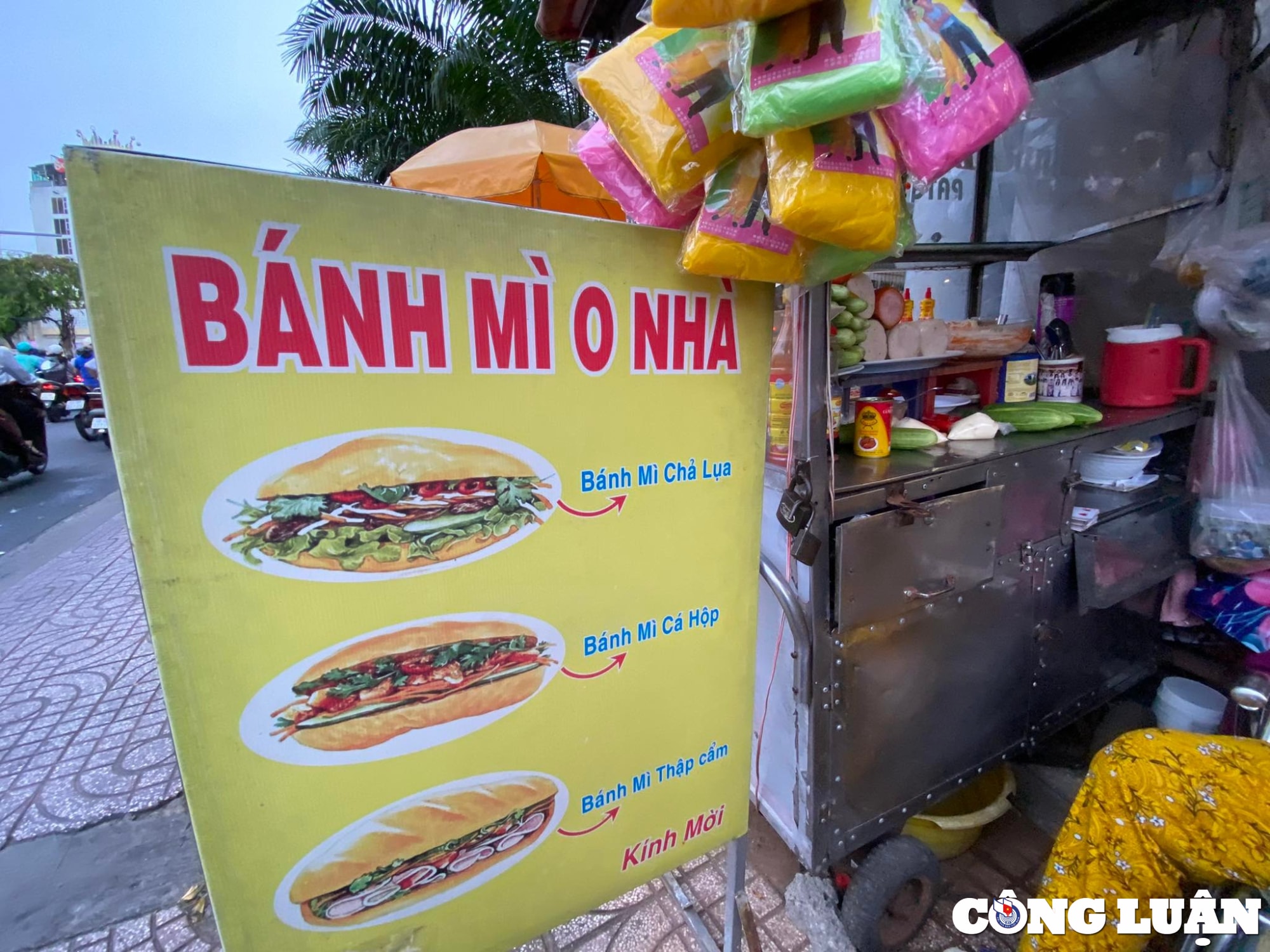 cu ba 80 tuoi va cau chuyen xuc dong ve banh mi 0 nha hinh 5