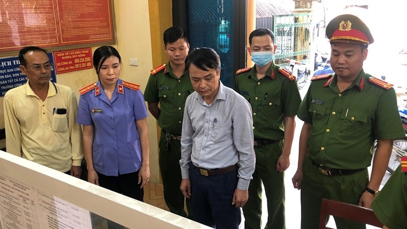 ha nam chu tich thi tran ba sao bi bat vi vi pham ve quan ly dat dai hinh 2