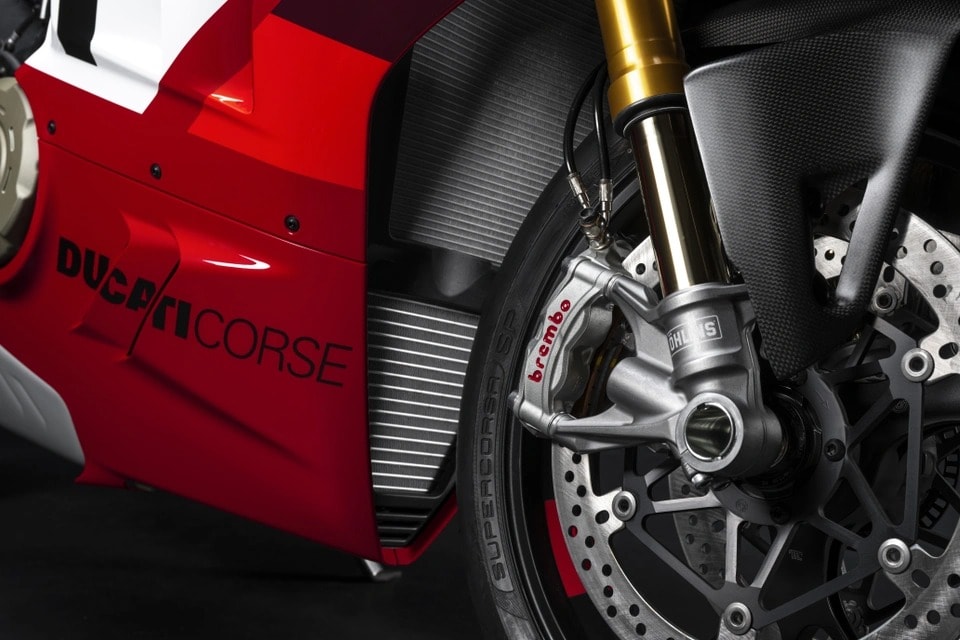 ducati panigale v4 r 2023 co cong suat hon 240 ma luc hinh 5