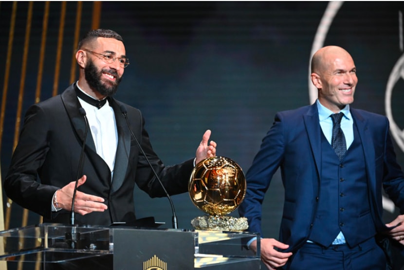 karim benzema doat giai thuong qua bong vang 2022 hinh 1