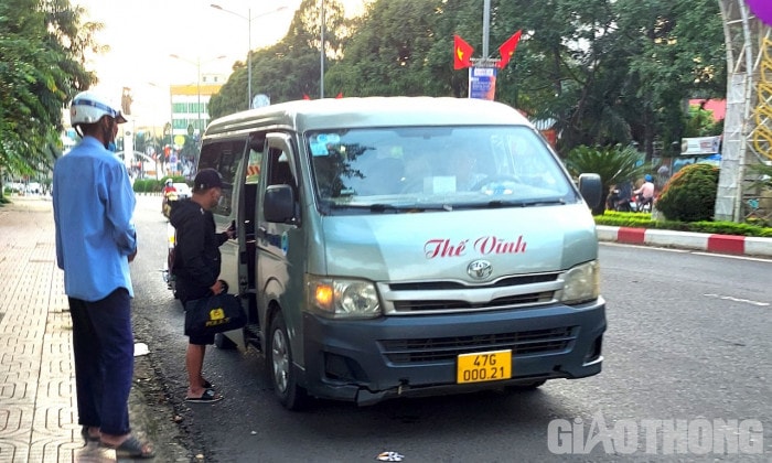 cong an trieu tap tai xe hanh hung phong vien bao giao thong hinh 2