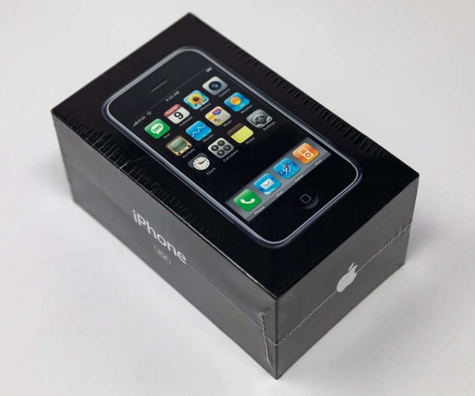 iphone ra mat nam 2007 con nguyen hop co gia gan 40000 usd hinh 1
