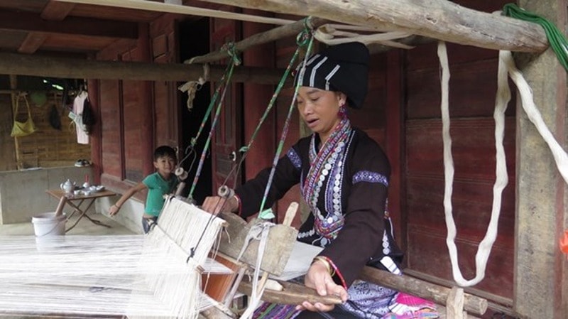 khoi phuc bao ton va phat trien ban sac van hoa dan toc thieu so rat it nguoi hinh 1