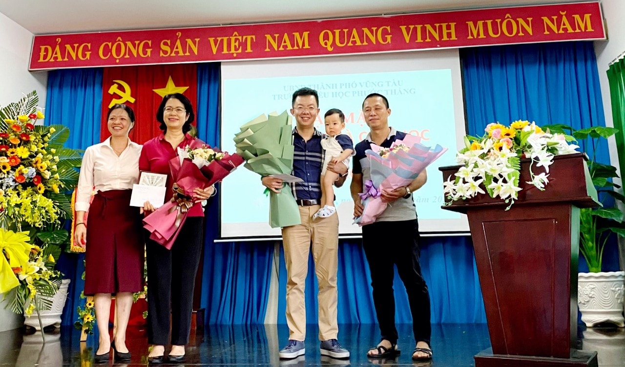 nha bao hoang truong giang tu thien chang chung to minh dac biet hay minh gioi dau hinh 16