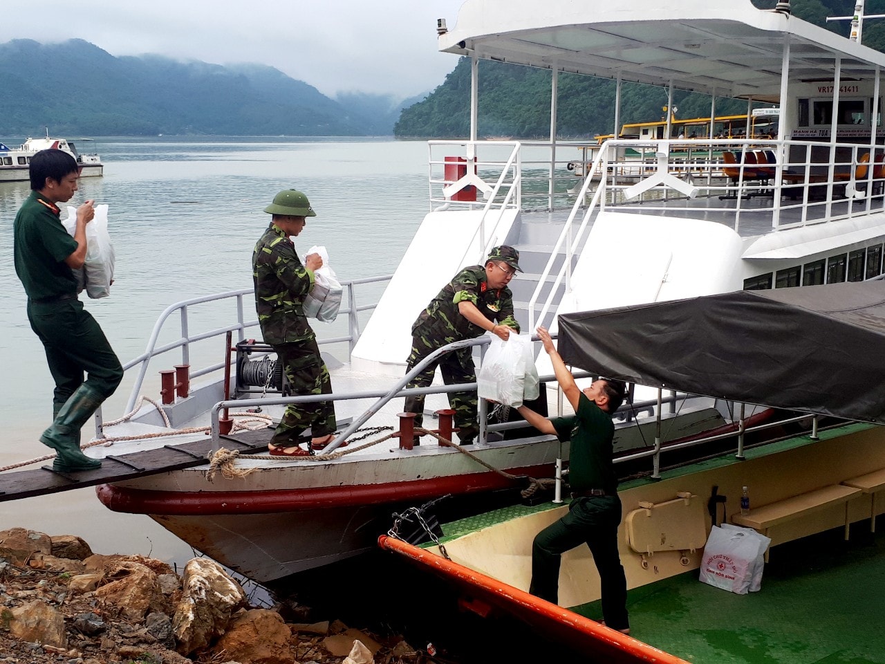 nha bao hoang truong giang tu thien chang chung to minh dac biet hay minh gioi dau hinh 2