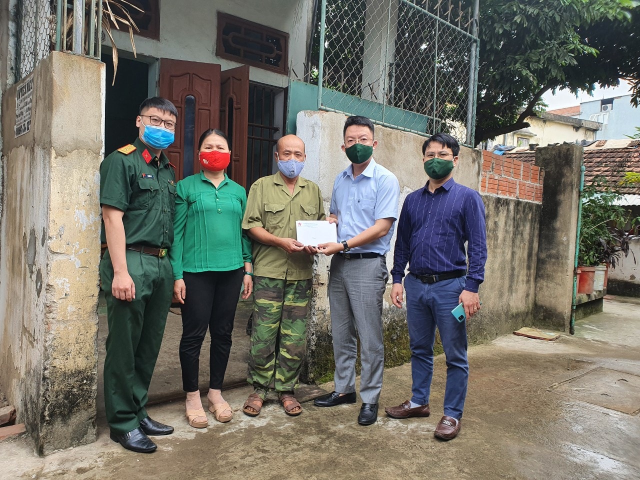nha bao hoang truong giang tu thien chang chung to minh dac biet hay minh gioi dau hinh 12