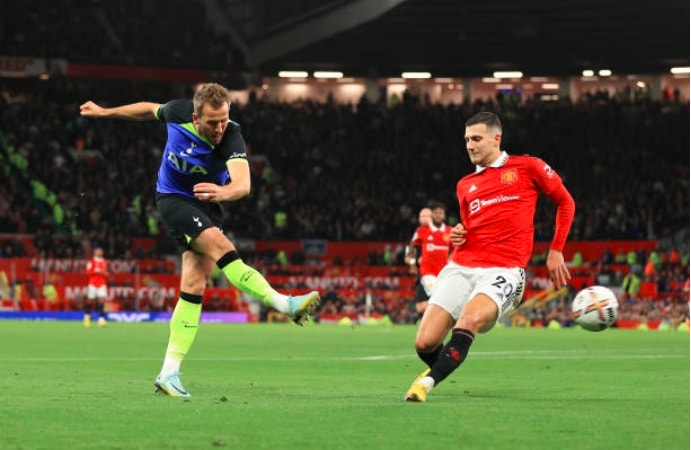danh bai tottenham 2 0 man united gui chien thu toi chelsea hinh 3