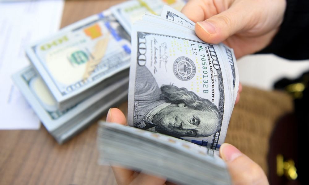 usd tang ky luc vot len 25000 dong usd doanh nghiep nhap khau khoc rong hinh 1