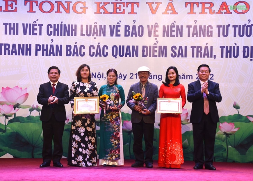 dang uy khoi cac co quan trung uong trao giai cuoc thi viet chinh luan ve bao ve nen tang tu tuong cua dang hinh 2