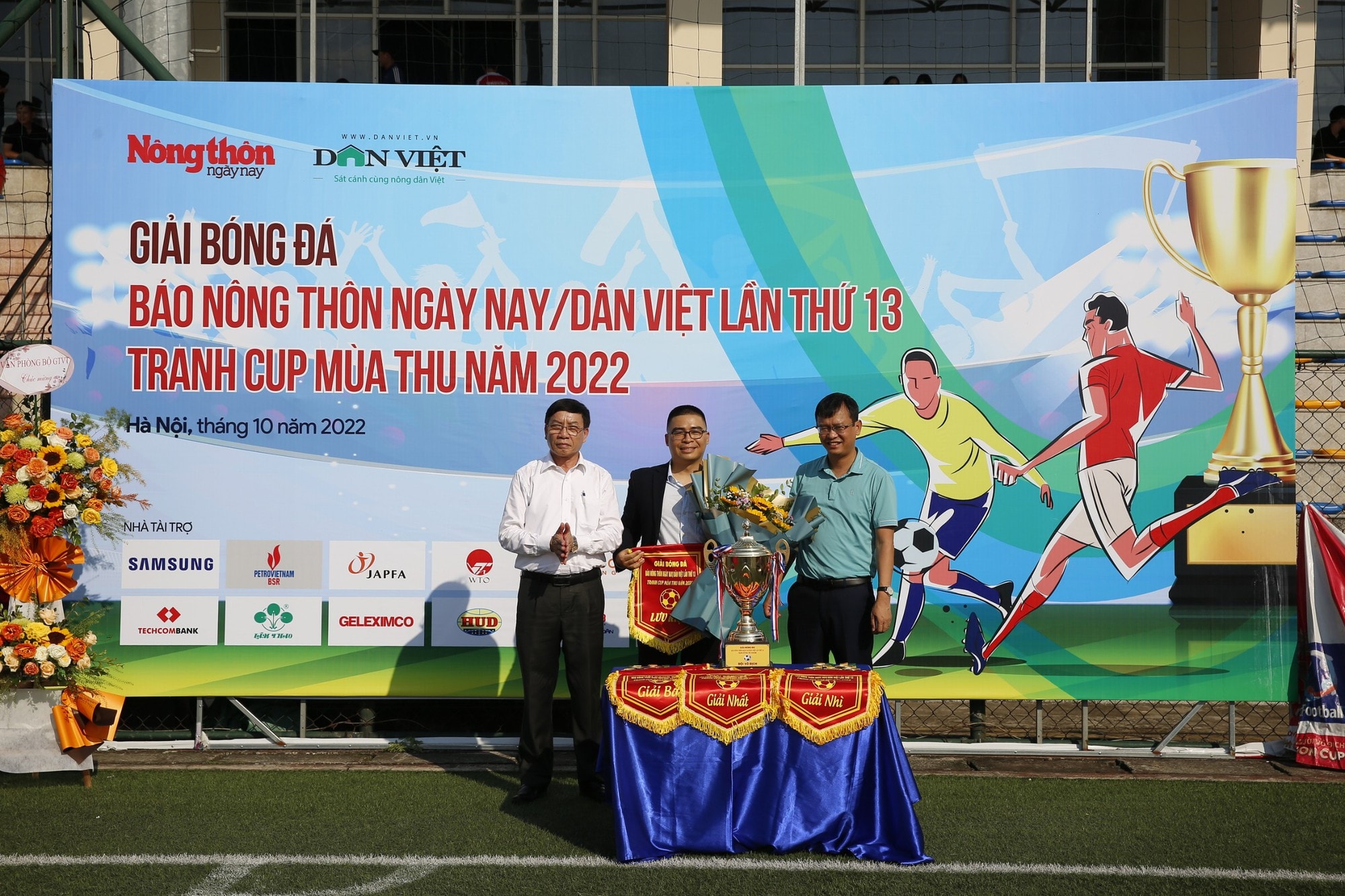 thong diep ve tinh yeu bong da va tinh than the thao cao thuong hinh 2