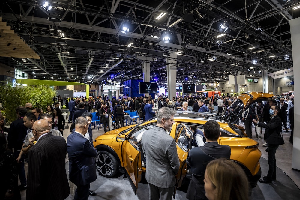 bao phap 4 mau suv cua vinfast lam mua lam gio tai paris motor show 2022 hinh 2