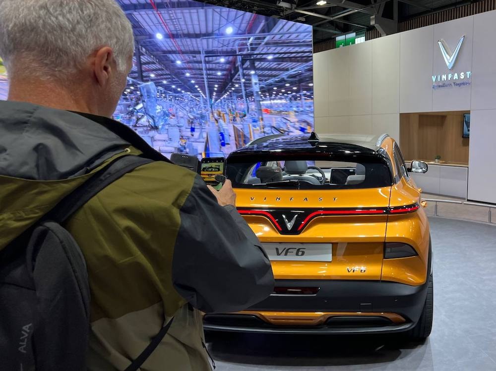 bao phap 4 mau suv cua vinfast lam mua lam gio tai paris motor show 2022 hinh 3