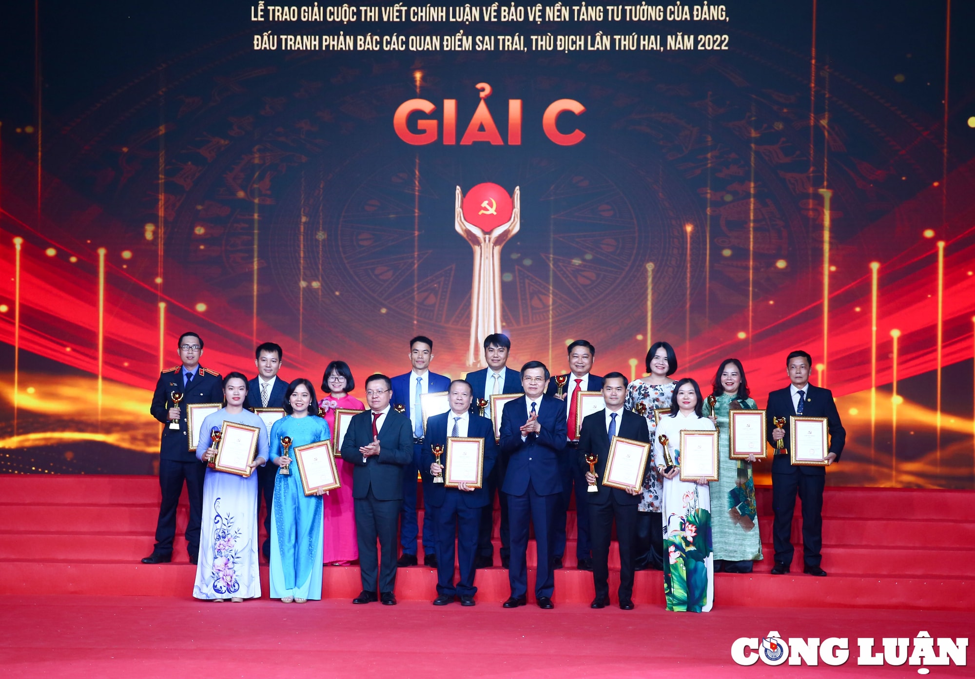 nhieu tac pham the hien sau sac tinh dang tinh chien dau bam sat cac van de ve ly luan va thuc tien hinh 6