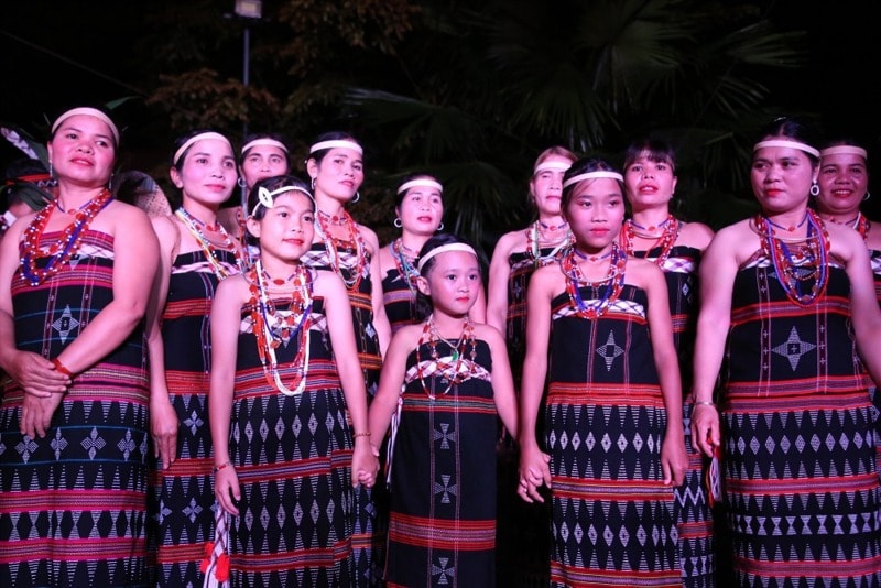quang nam bao ton trang phuc truyen thong dong bao thieu so hinh 2