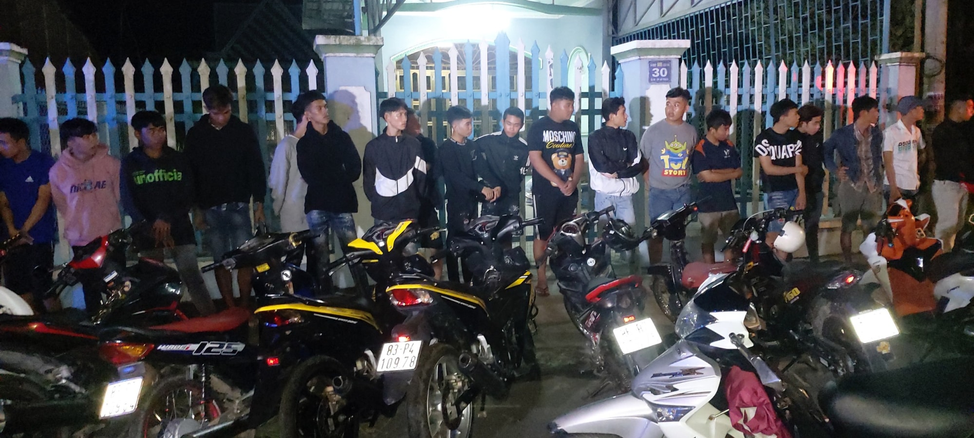 soc trang bat giu 27 quai xe net po lang lach gay mat trat tu hinh 1
