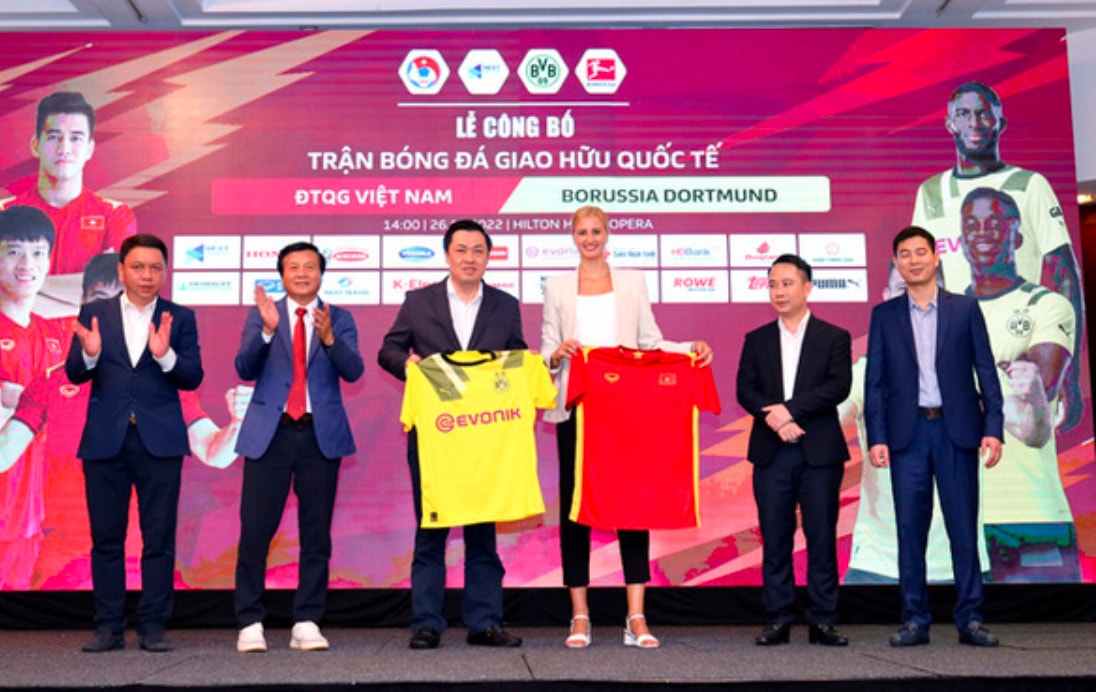 gia ve tran dt viet nam gap clb dortmund cao nhat la 16 trieu dong hinh 1