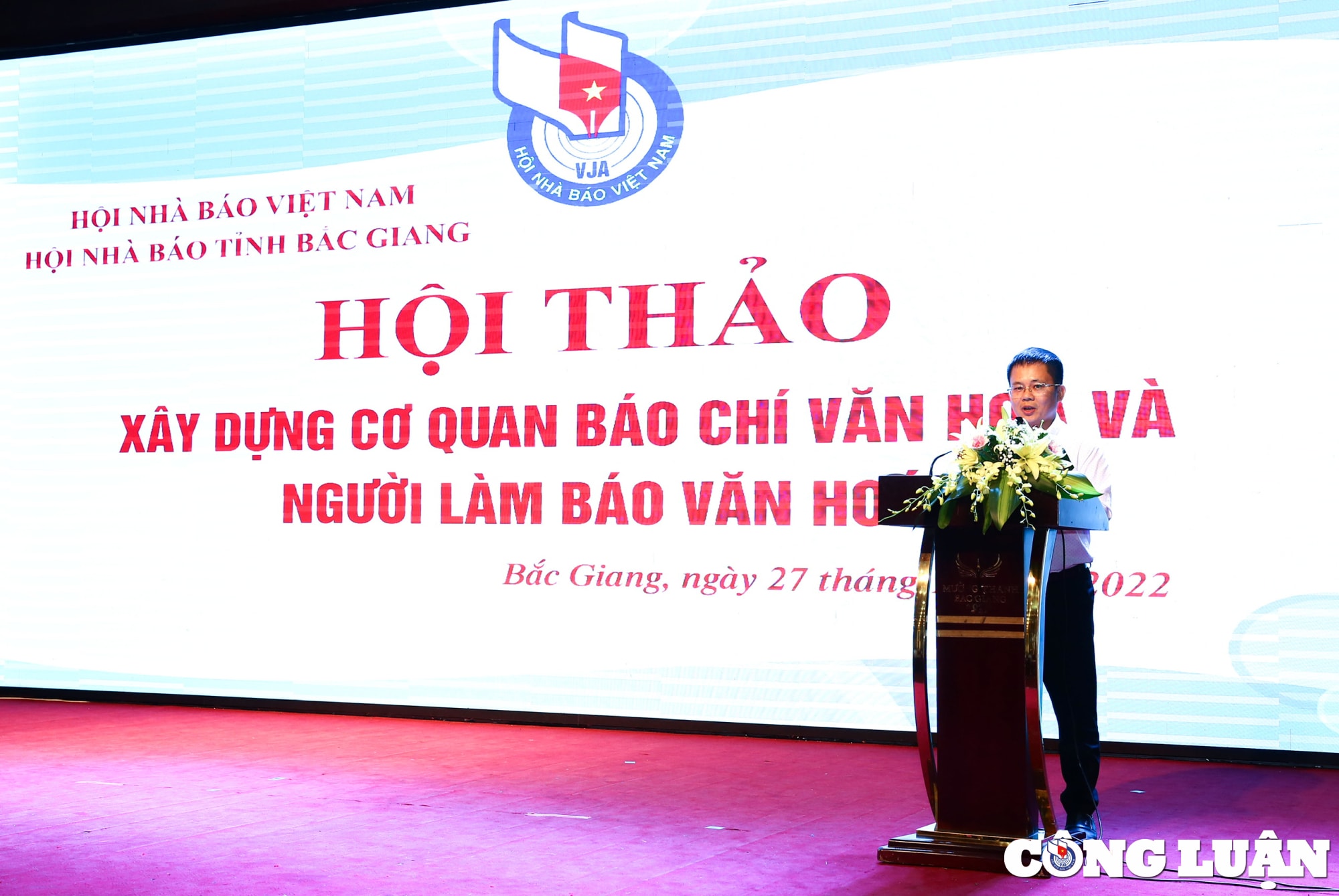 cung thoi bung len ngon lua thi dua lam that chuyen bien thuc chat hinh 7