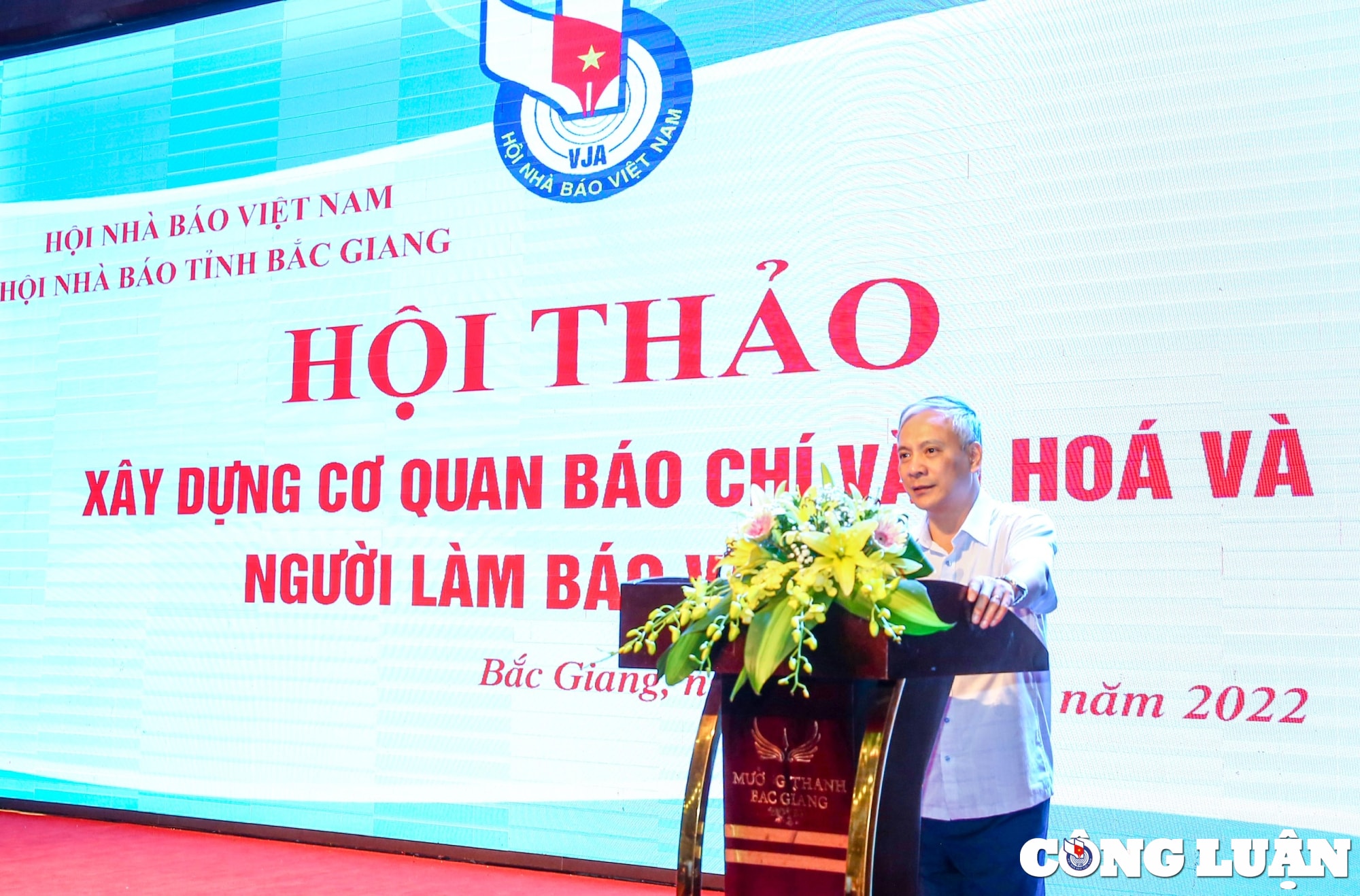 cung thoi bung len ngon lua thi dua lam that chuyen bien thuc chat hinh 8