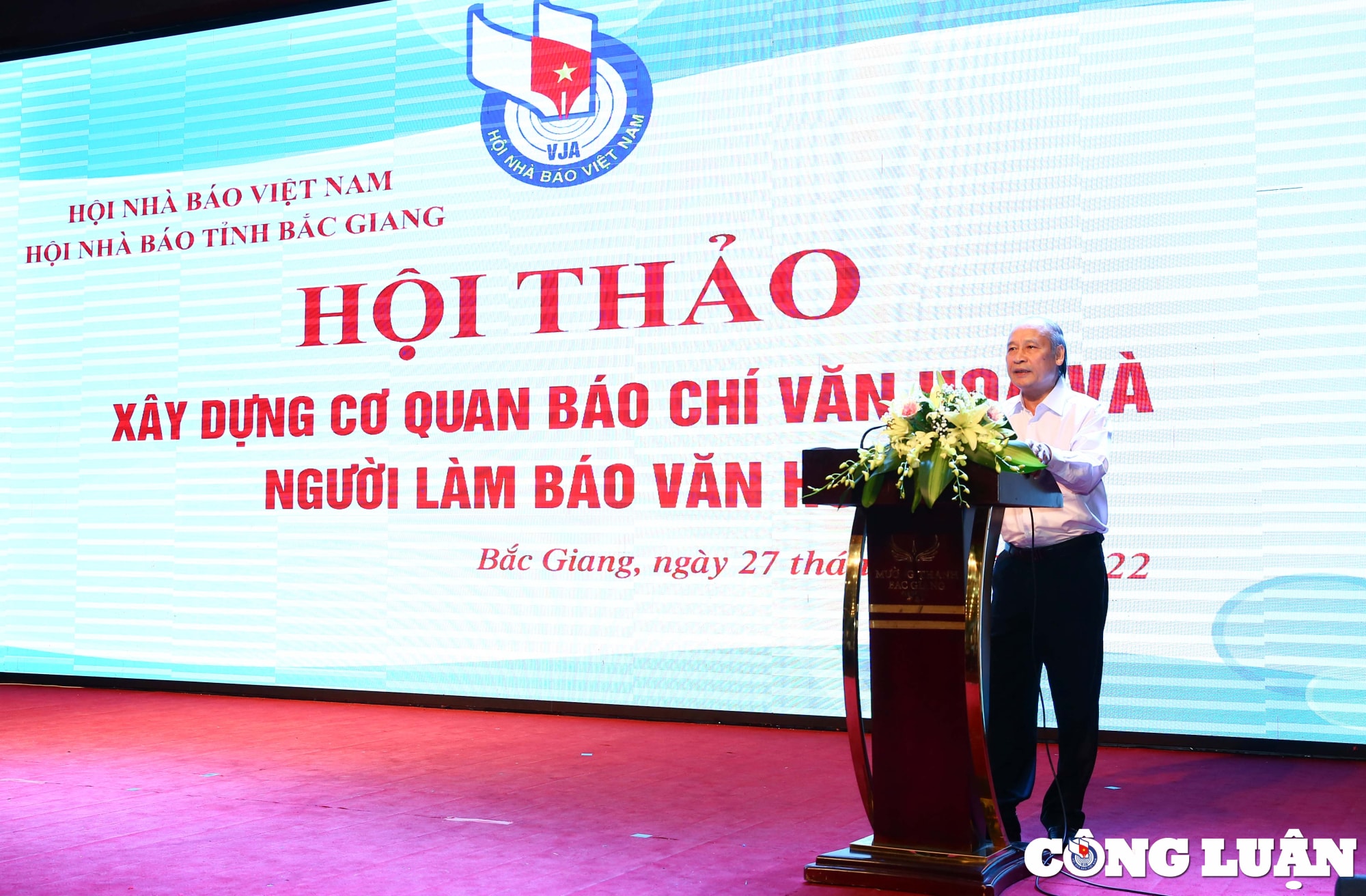 cung thoi bung len ngon lua thi dua lam that chuyen bien thuc chat hinh 4