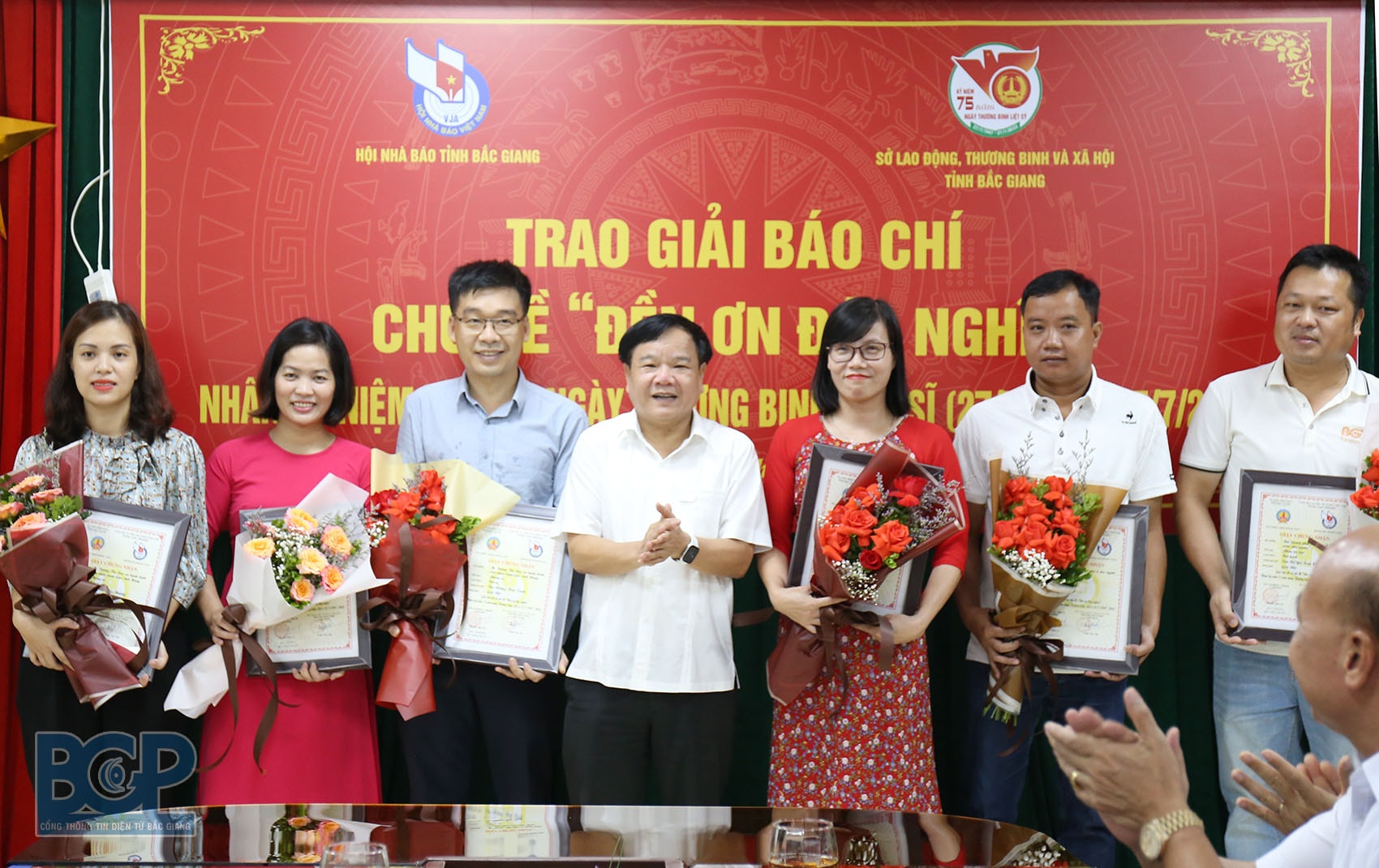voi chung toi nen tang truyen thong tao nen dong luc cho su phat trien hinh 2