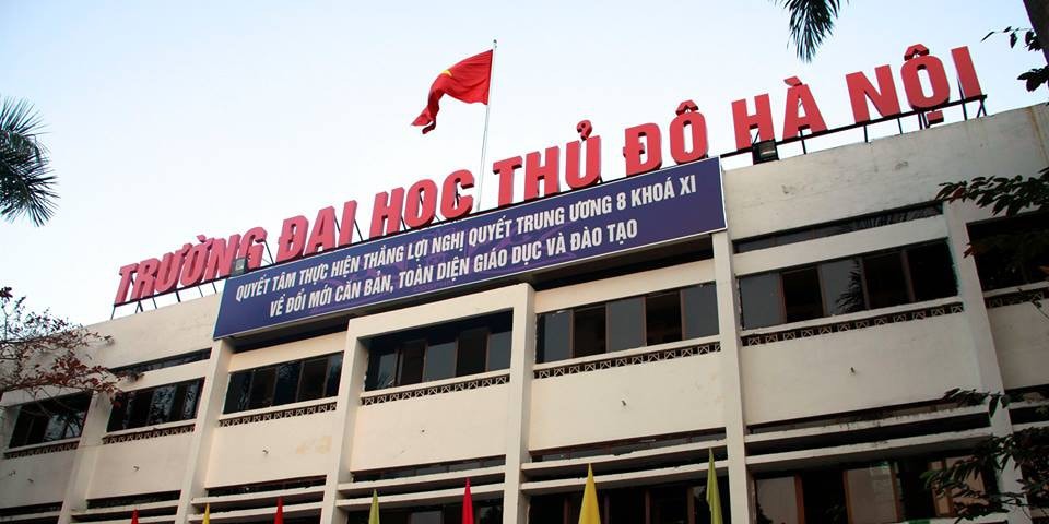 quay roi tinh duc nu sinh truong cho rang do la hanh vi lam nhung viec phap luat khong cam hinh 1