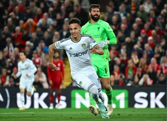 liverpool thua dau doi xep hang 19 ngay tai san anfield hinh 1
