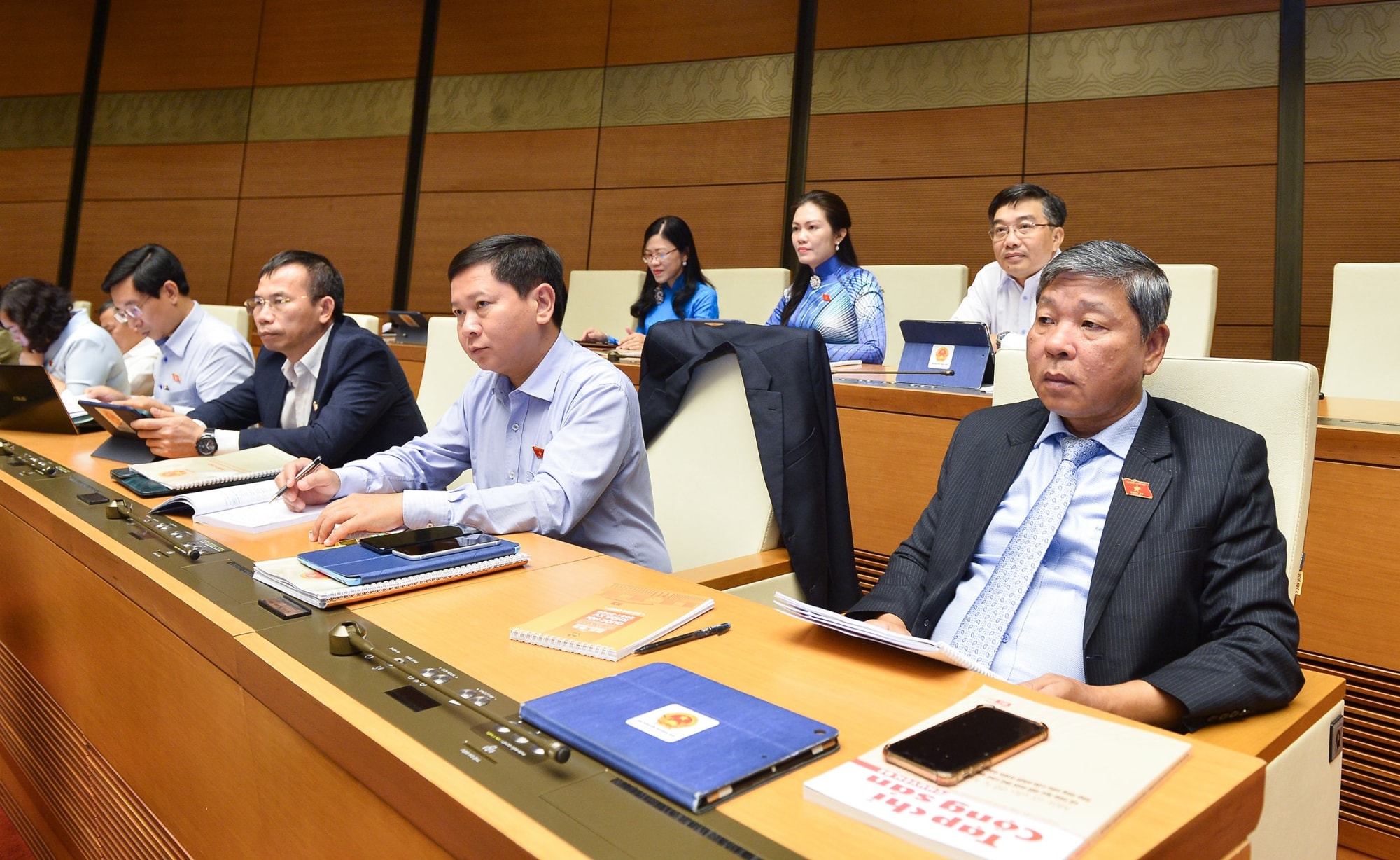 can kien quyet xu ly nhung to chuc ca nhan chay i khong ban giao tru so doi du hinh 2