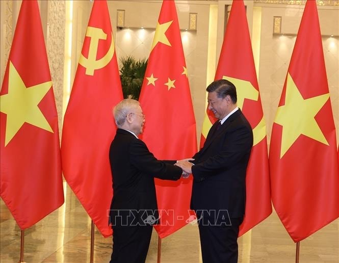 le don chinh thuc tong bi thu nguyen phu trong va doan dai bieu cap cao viet nam hinh 1