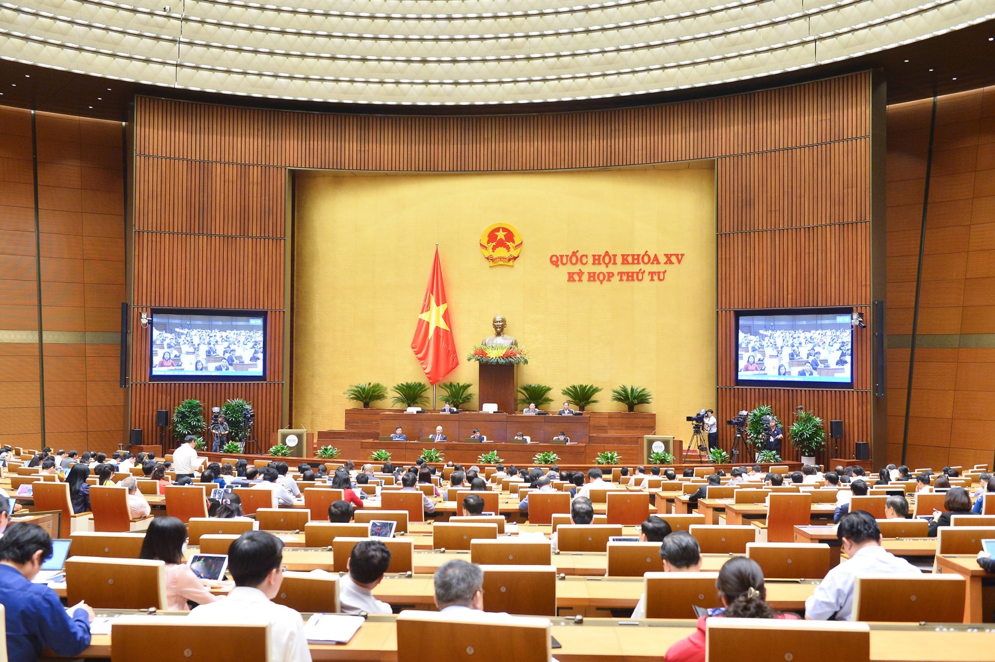 sang nay quoc hoi nghe to trinh ve du thao luat dat dai sua doi hinh 1