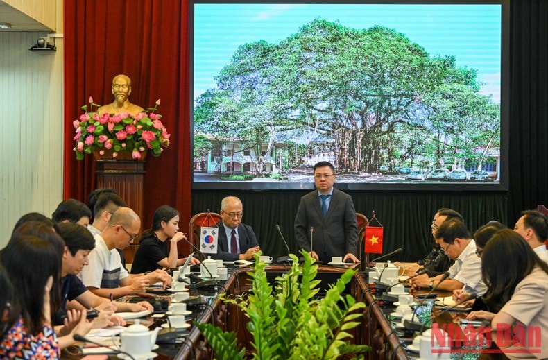 dong chi le quoc minh tiep chu tich hang thong tan prensa latina  cuba hinh 2