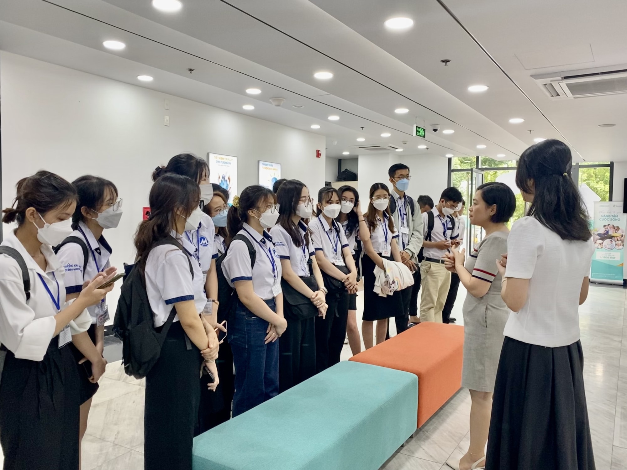 abbank dau tu quy hoc bong an nghiep dong hanh cung sinh vien nganh tai chinh ngan hang hinh 4