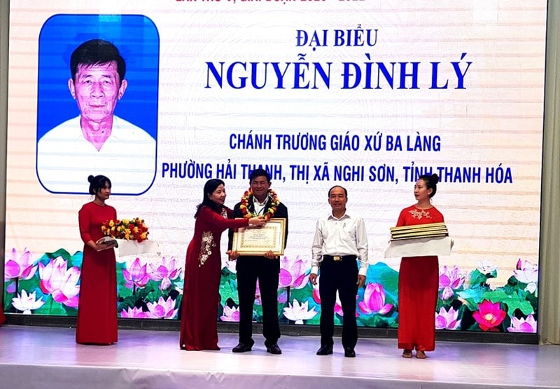 thanh hoa bieu duong 100 tam guong kinh chua yeu nuoc tieu bieu hinh 2