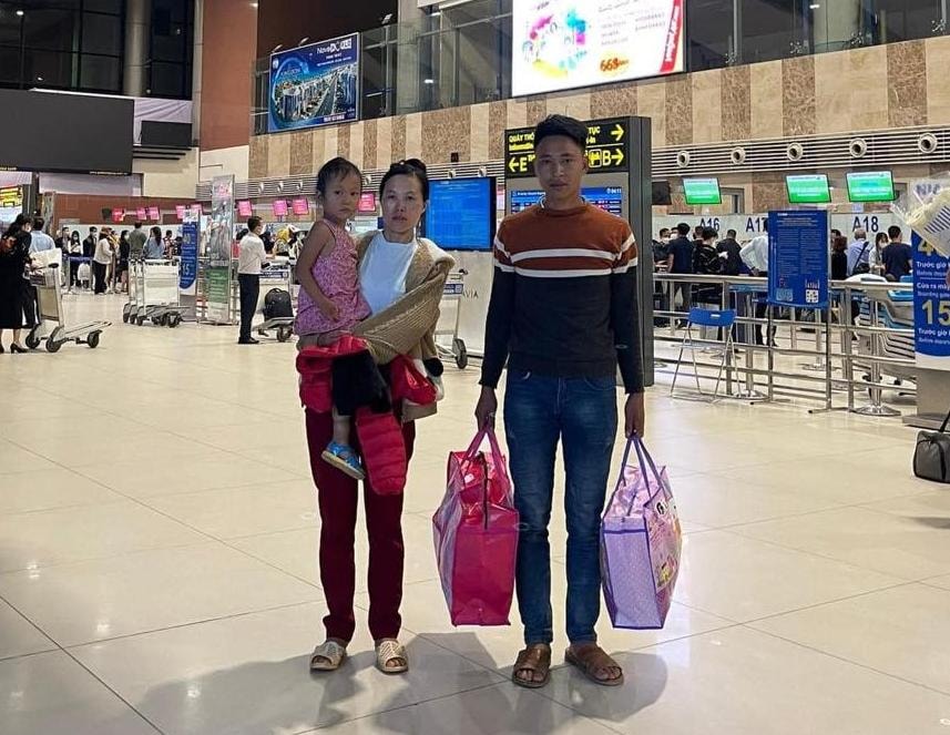 ban tay cho em va cau chuyen xuc dong giua bac si tp hcm voi em be ha giang hinh 2