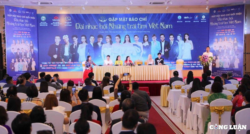ho ngoc ha le quyen tuan hung cung gop mat o dai nhac hoi nhung trai tim viet nam hinh 3
