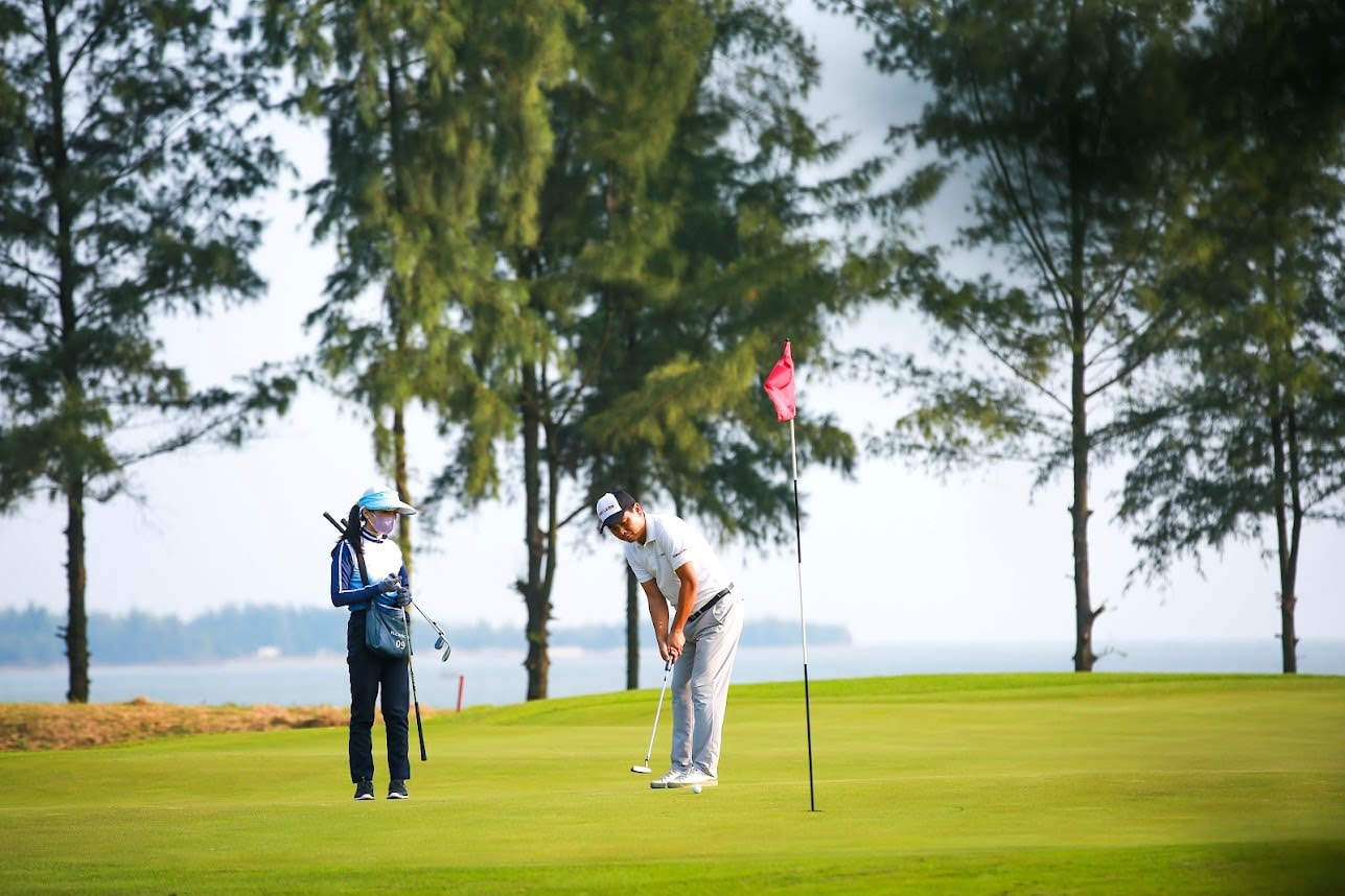 giai golf uoc mo xanh lan thu i thanh cong tot dep hinh 6