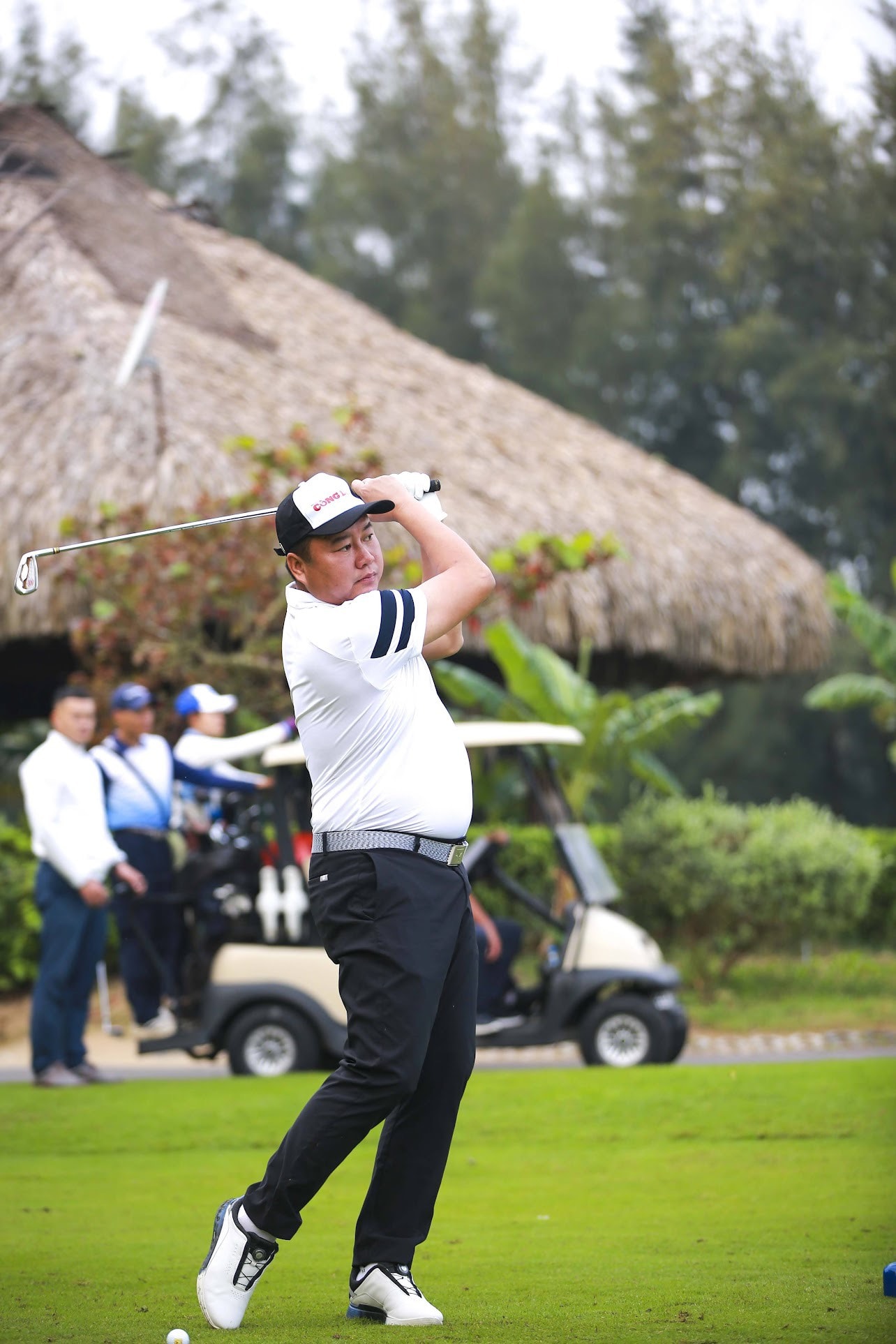 giai golf uoc mo xanh lan thu i thanh cong tot dep hinh 5