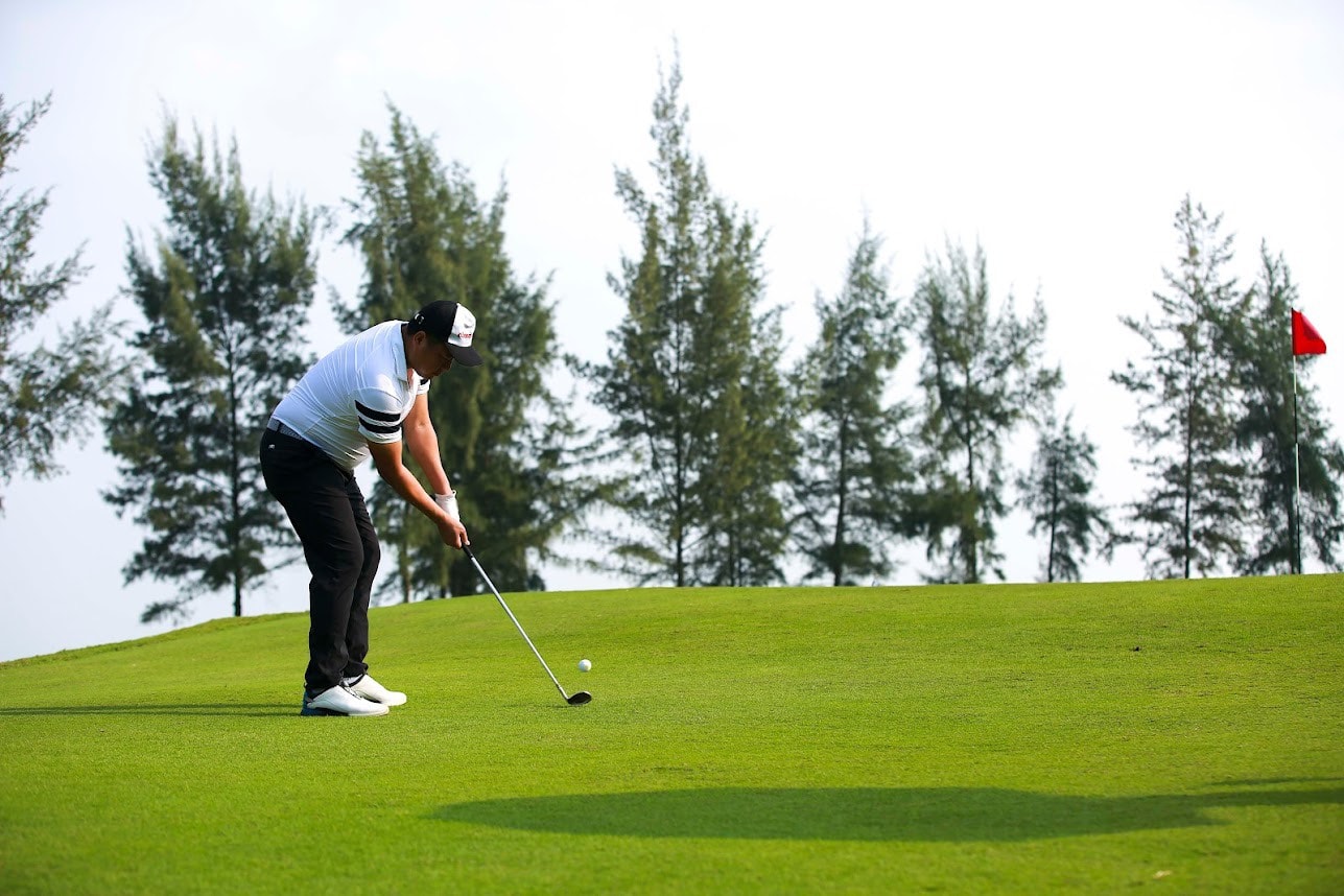 giai golf uoc mo xanh lan thu i thanh cong tot dep hinh 10