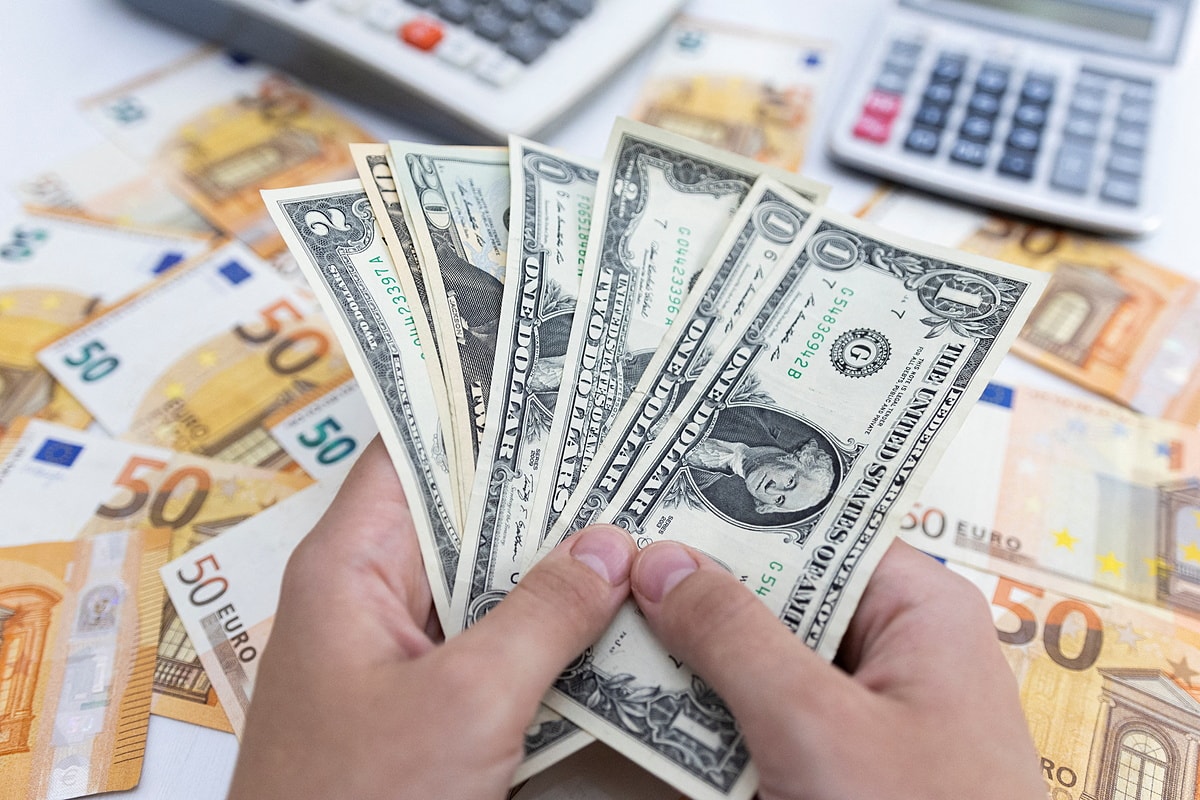 dong usd dang ha nhiet nhung tai cac ngan hang viet nam gia usd chua thay doi hinh 1