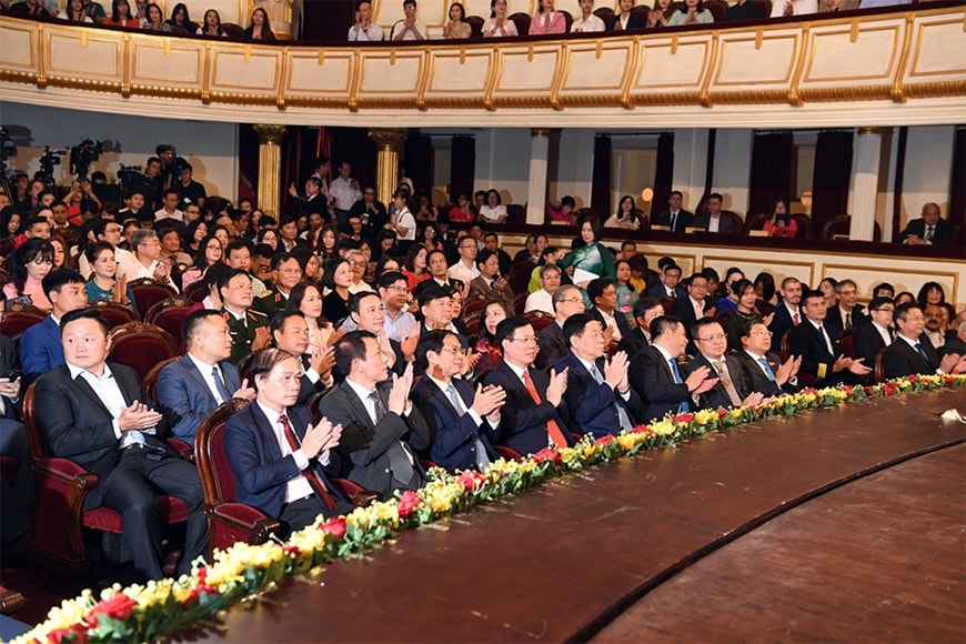 giai thuong toan quoc ve thong tin doi ngoai khoi day khat vong phat trien dat nuoc phon vinh hanh phuc hinh 1
