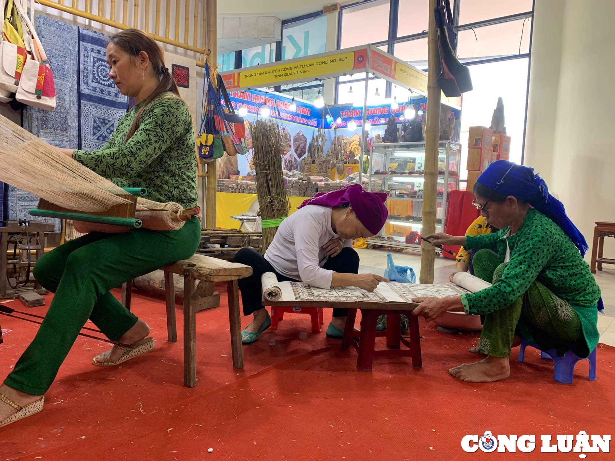 doc dao voi nghe det tho cam cua nguoi dan toc mong o ha giang hinh 3