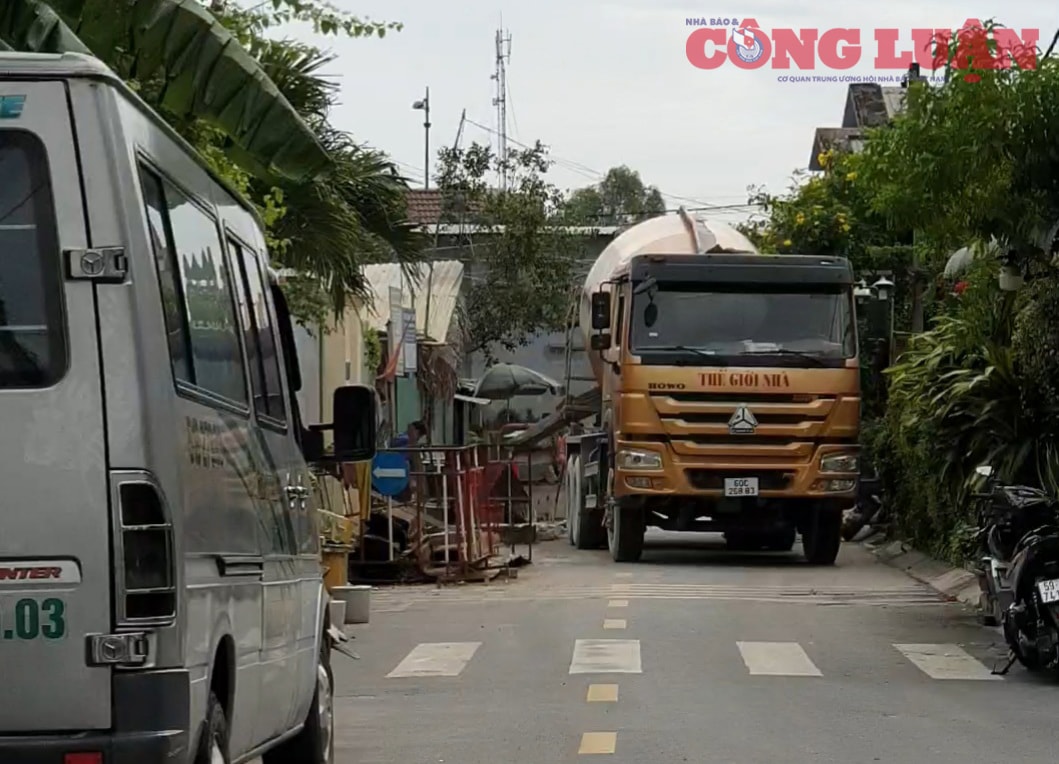 bao dong tinh trang hang loat xe bon tron be tong luu thong bat chap quy dinh o tp hcm hinh 6