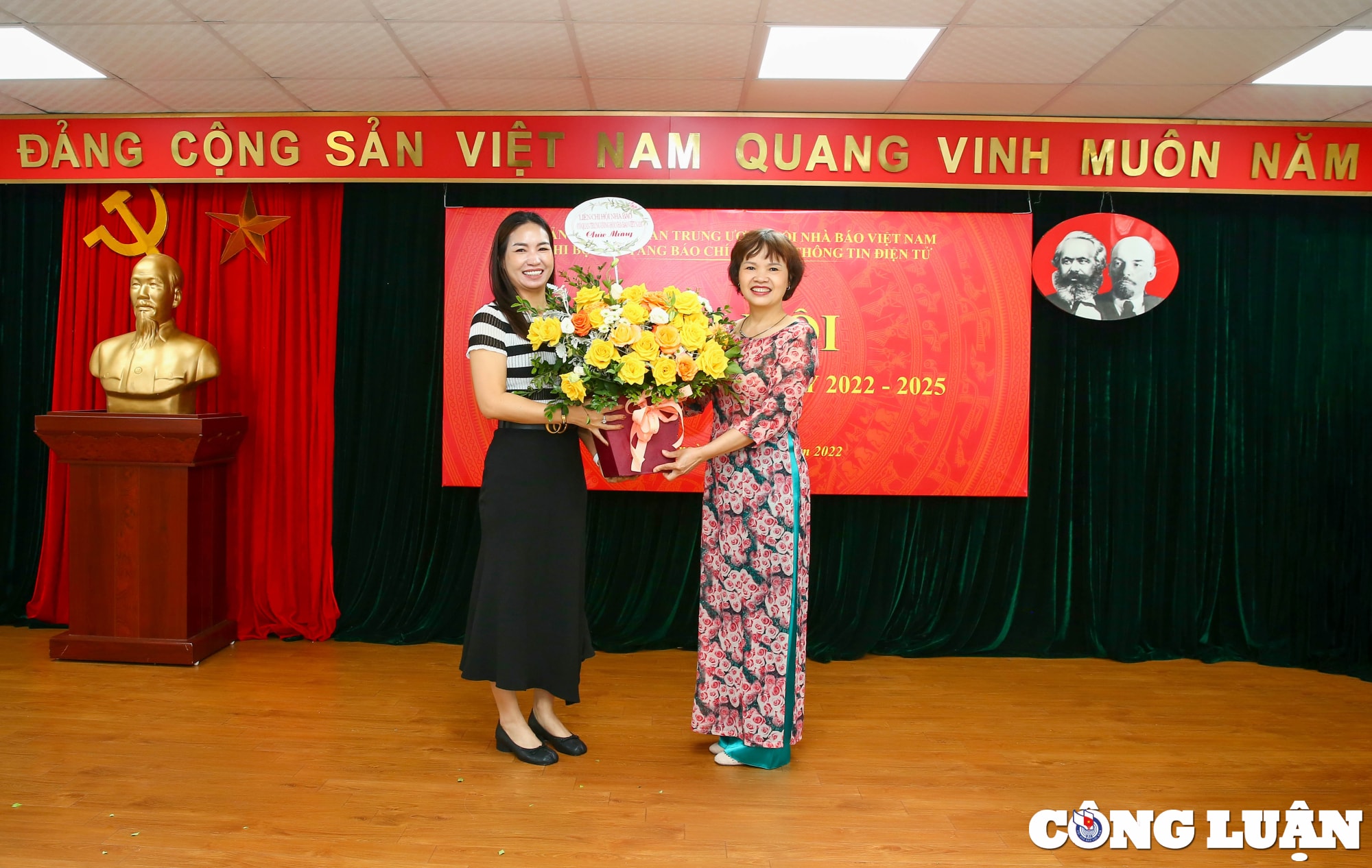 tiep tuc phat huy vai tro vi tri cua chi bo nang cao chat luong cac dot sinh hoat hinh 6