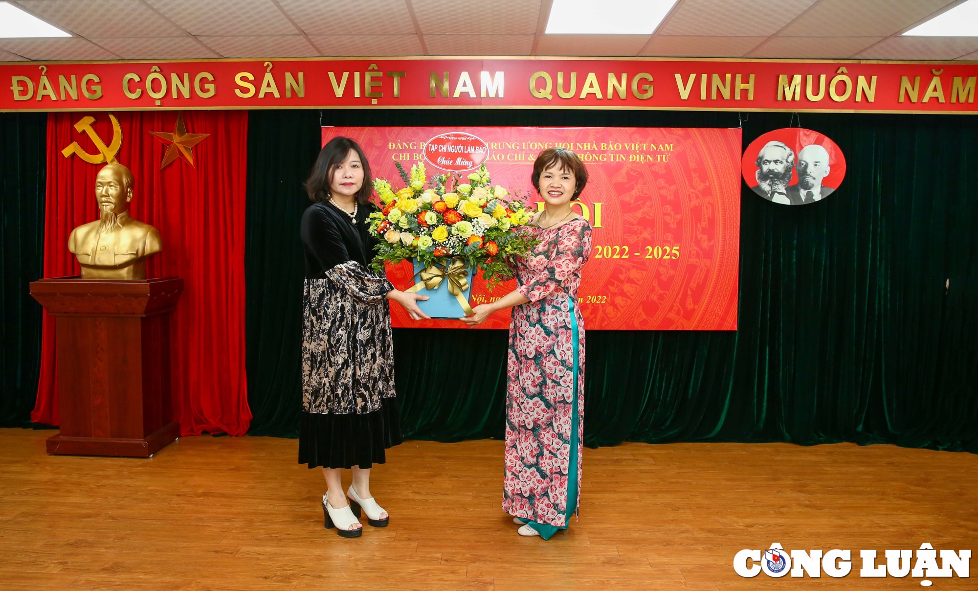 tiep tuc phat huy vai tro vi tri cua chi bo nang cao chat luong cac dot sinh hoat hinh 7