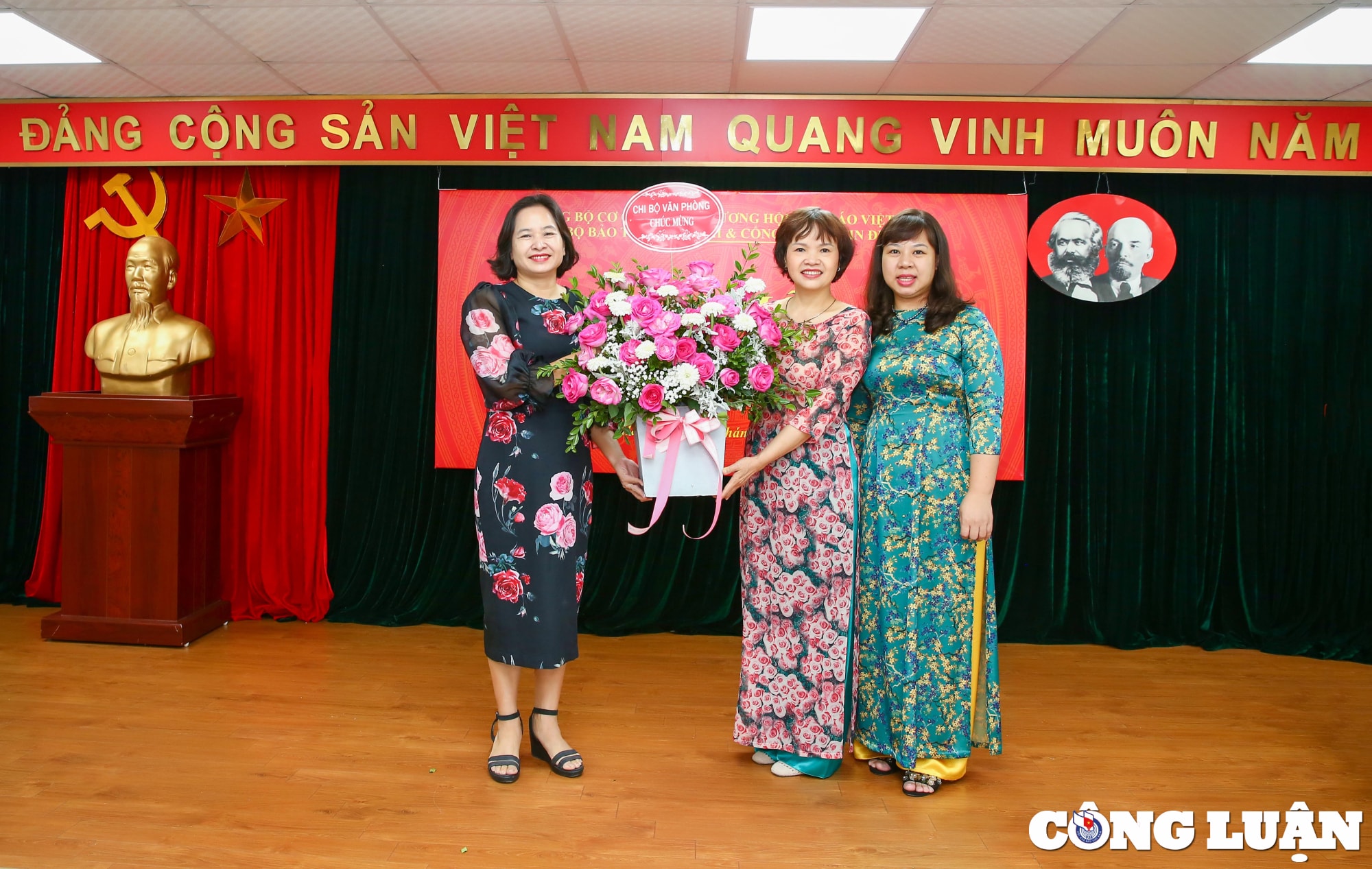 tiep tuc phat huy vai tro vi tri cua chi bo nang cao chat luong cac dot sinh hoat hinh 9