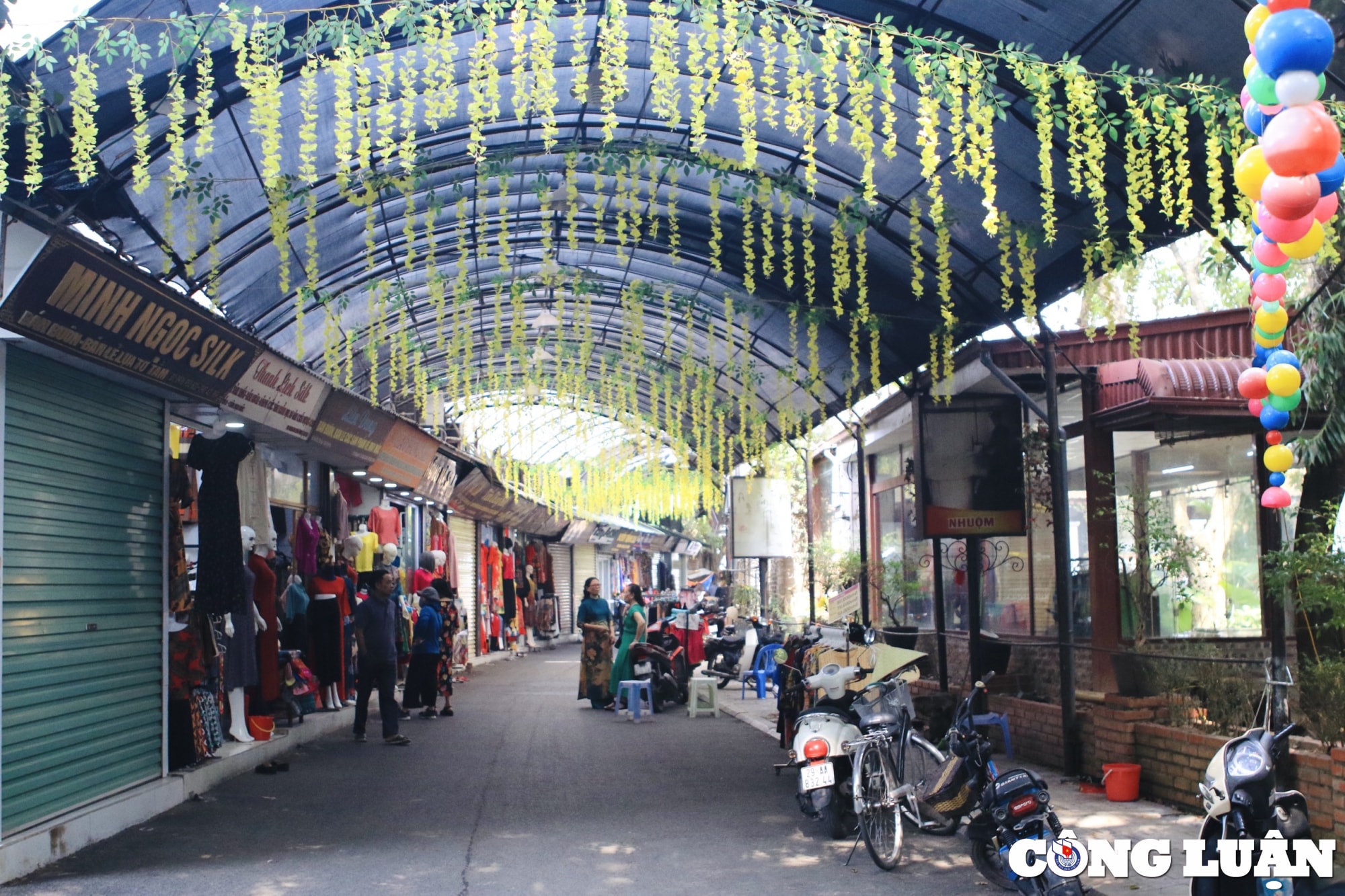 ghe tham lang van phuc cai noi lua gam o viet nam hinh 3