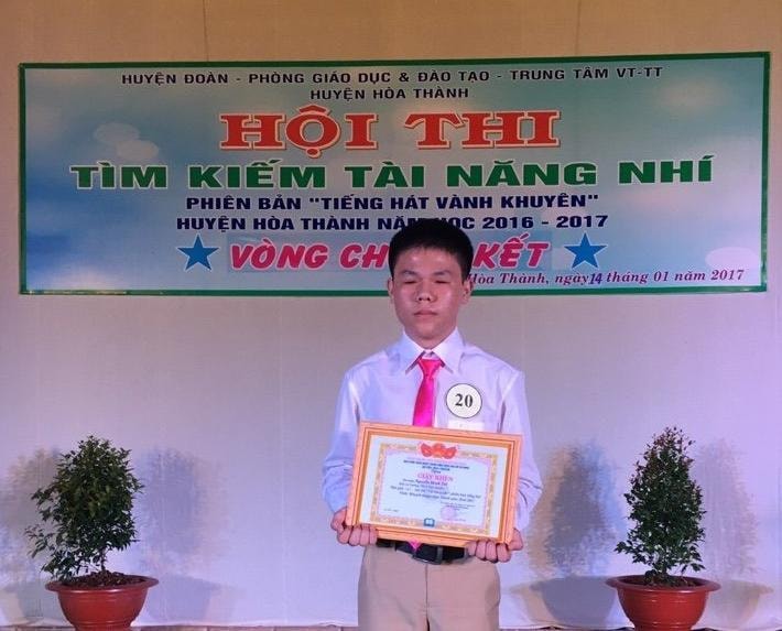cau be mu vuot nghich canh tro thanh tan sinh vien khoa su pham am nhac hinh 3