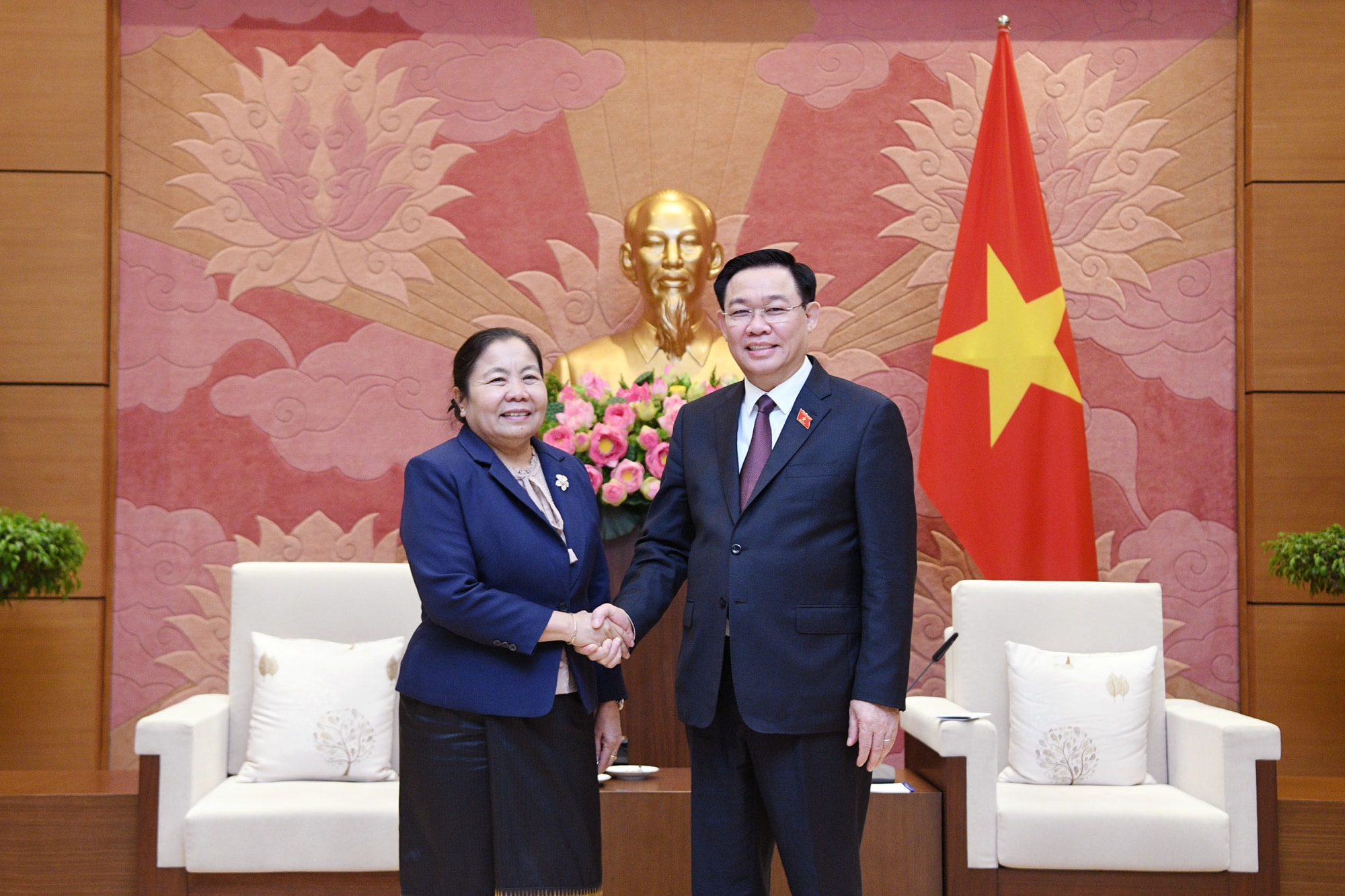 giu gin vun dap moi quan he viet nam lao mai mai xanh tuoi doi doi ben vung hinh 1