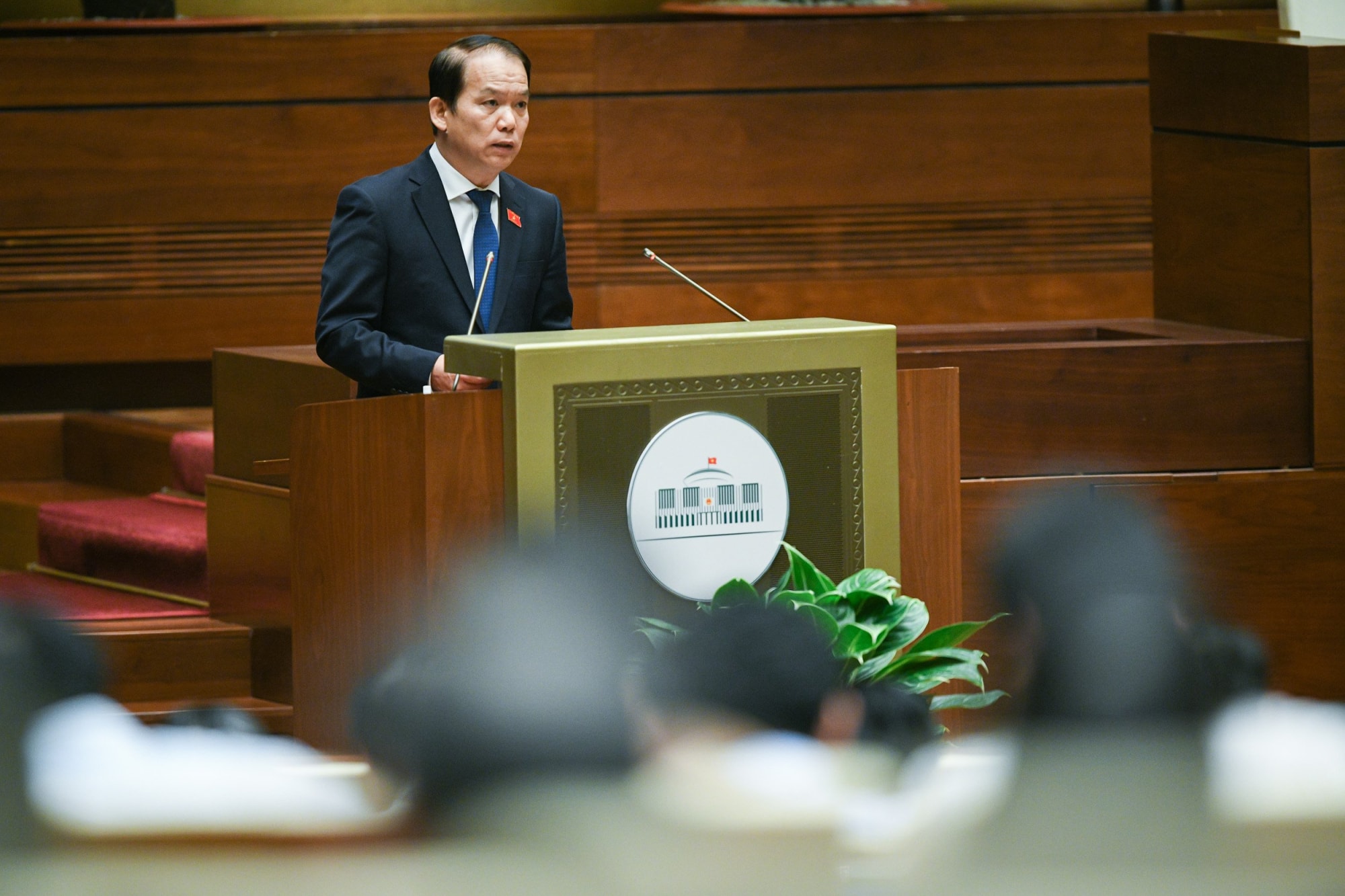 quoc hoi de nghi ca the hoa trach nhiem nguoi dung dau khi cham giai ngan hinh 3